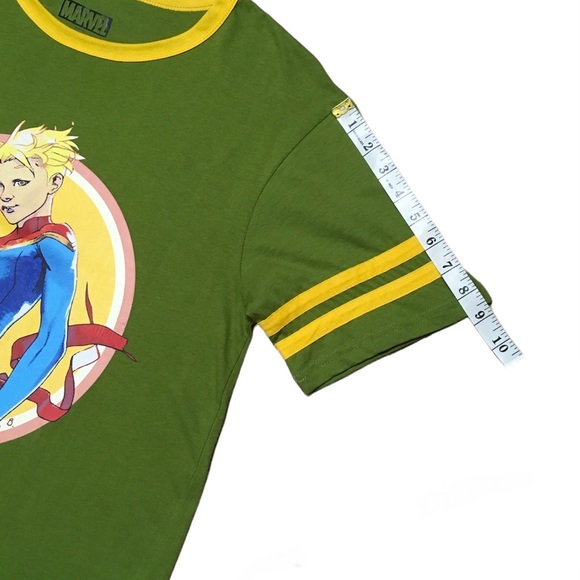 Captian Marvel Short Sleeve T Shirt Green Size M Loot Crate NWOT - Picture 5 of 11